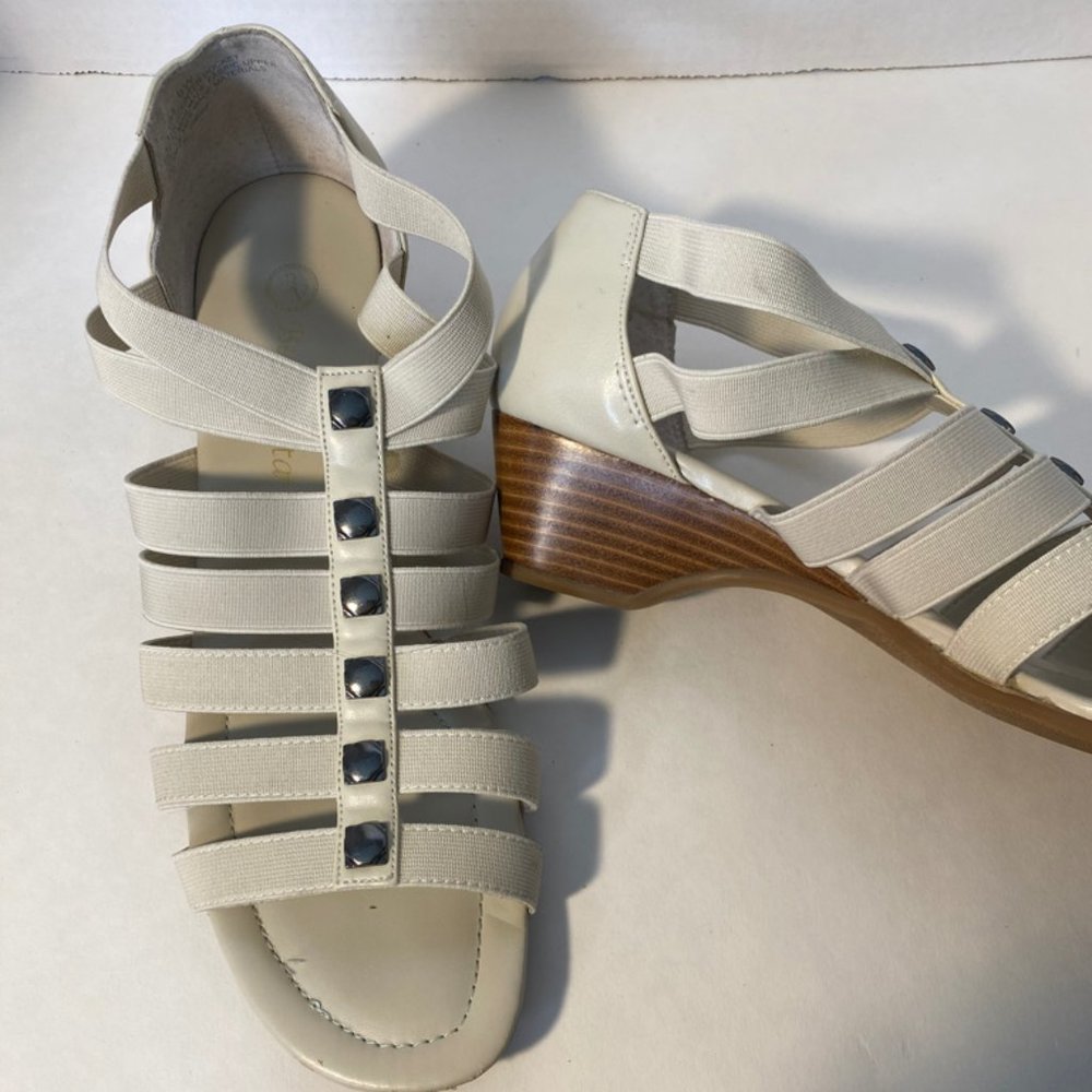 Bella Vita Cream T-Strap Shoes